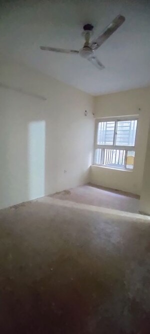 Room in 3 BHK Builder Floor at Aravali Vihar – for Rent