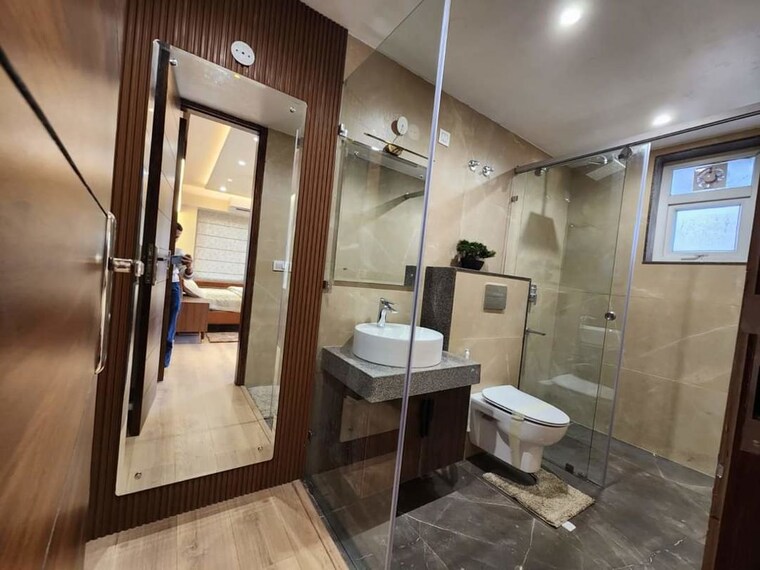 Bathroom, mahagun-marvella 5 Bedroom 5600 Sq.Ft. Apartment In Sector 78 Noida 10688235