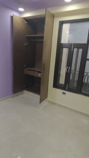 Room in 1 BHK Builder Floor at Hargobind Enclave – for Sale