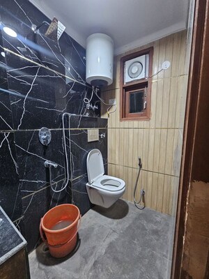 Team Area in 1 BHK Builder Floor at Chattarpur – for Sale