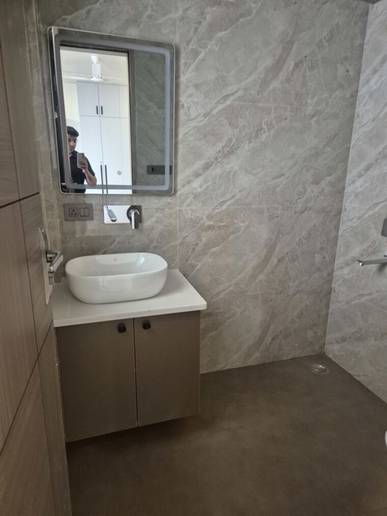 Bathroom, puri-kohinoor 3 Bedroom 158 Sq.Yd. Builder Floor In Sector 89 Faridabad 10688290