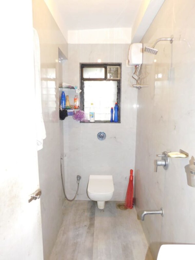 Bathroom, geeta-bhavan-andheri 2.5 Bedroom 800 Sq.Ft. Apartment In Andheri East Mumbai 10688292
