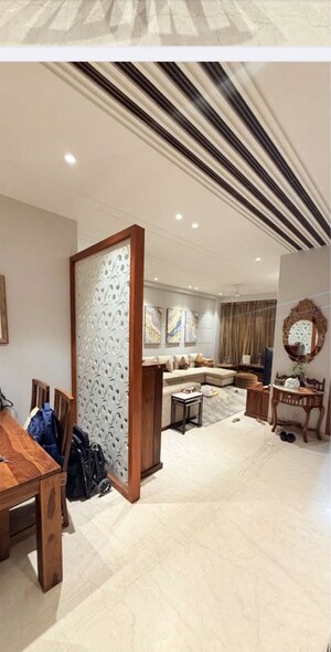 Living Room in 3 BHK Builder Floor at Dlf Phase ii – for Rent