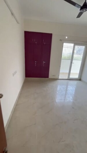 Room in 3 BHK Apartment at Saviour Green Arch, Tech Zone 4 Greater Noida – for Rent