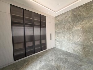 Room in 5 BHK Villa at Vasant Kunj – for Sale