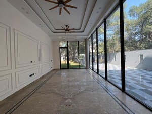 Building Lobby in 5 BHK Villa at Vasant Kunj – for Sale