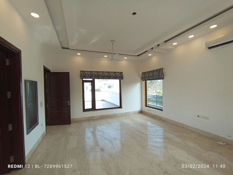 Room, vasant kunj 5 Bedroom 9000 Sq.Ft. Villa In Vasant Kunj Delhi 10688325