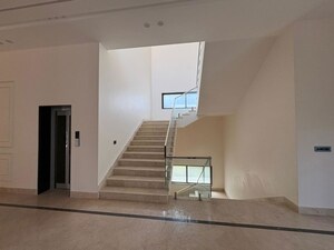 Room in 5 BHK Villa at Vasant Kunj – for Sale