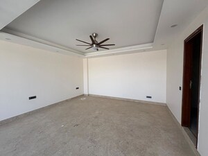 Room in 5 BHK Villa at Vasant Kunj – for Sale