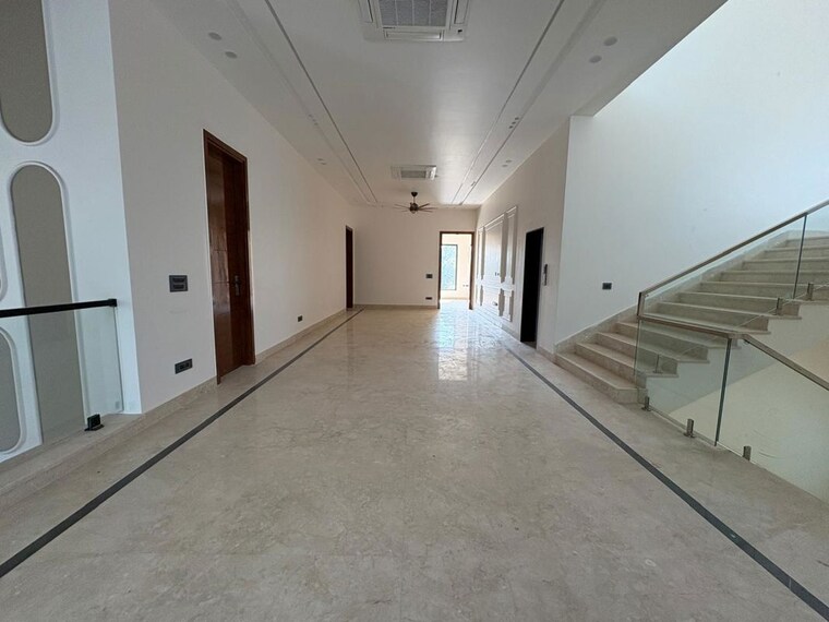 undefined, vasant kunj 5 Bedroom 9000 Sq.Ft. Villa In Vasant Kunj Delhi 10688325