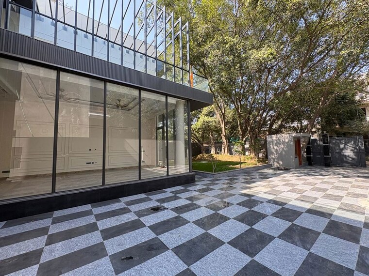Balcony, vasant kunj 5 Bedroom 9000 Sq.Ft. Villa In Vasant Kunj Delhi 10688325