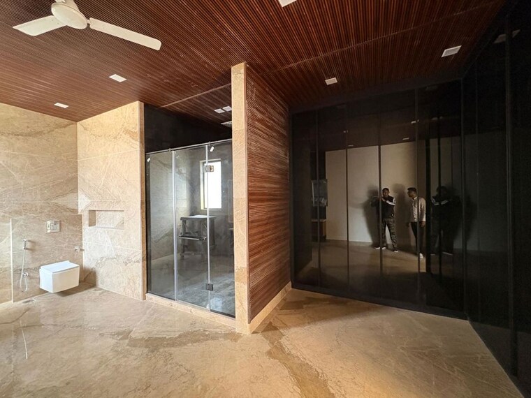  Parking, vasant kunj 5 Bedroom 9000 Sq.Ft. Villa In Vasant Kunj Delhi 10688325