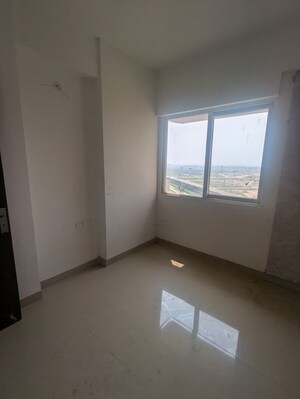 Room in 2 BHK Apartment at Tata Eureka Park, Sector 150 – for Rent
