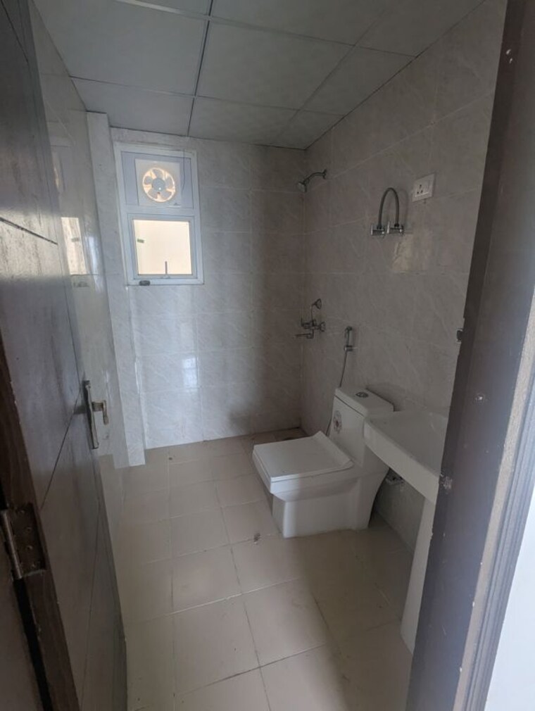 Bathroom, tata-eureka-park 2 Bedroom 1100 Sq.Ft. Apartment In Sector 150 Noida 10688358
