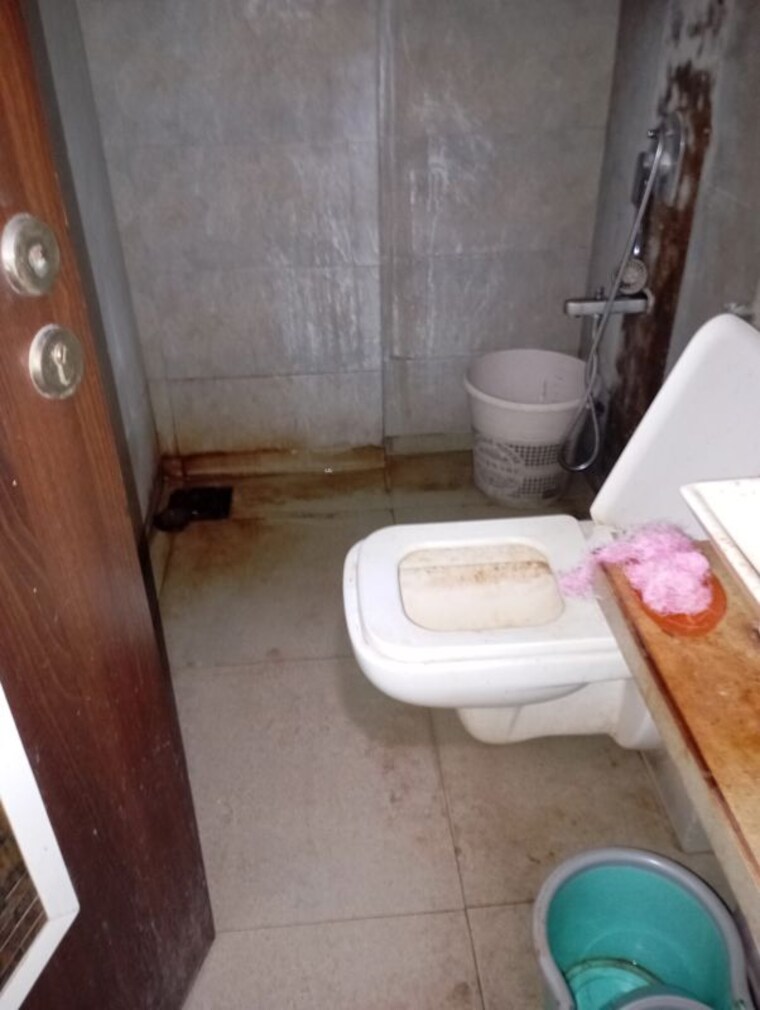Bathroom, dipti-bamanpuri 2 Bedroom 725 Sq.Ft. Apartment In Andheri East Mumbai 10688343
