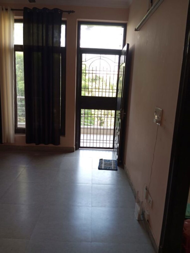Room, rwa-apartments-sector-27 2 Bedroom 1100 Sq.Ft. Apartment In Sector 27 Noida 10688353