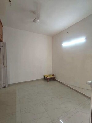 Room in 3 BHK Apartment at Nirala Greenshire Phase I, Patwari – for Rent