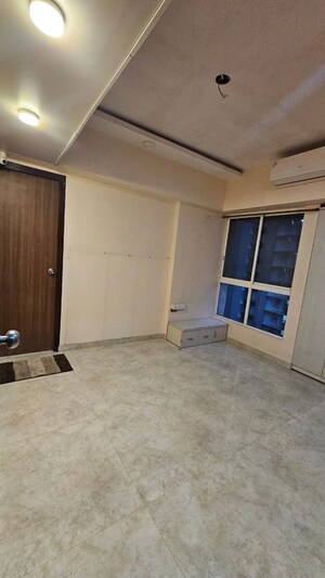 Room in 1 BHK Apartment at Lodha Amara, Kolshet Road – for Rent