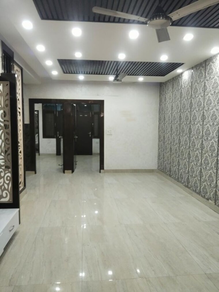 Room, niti khand ii 4 Bedroom 220 Sq.Mt. Builder Floor In Niti Khand ii Ghaziabad 10688367