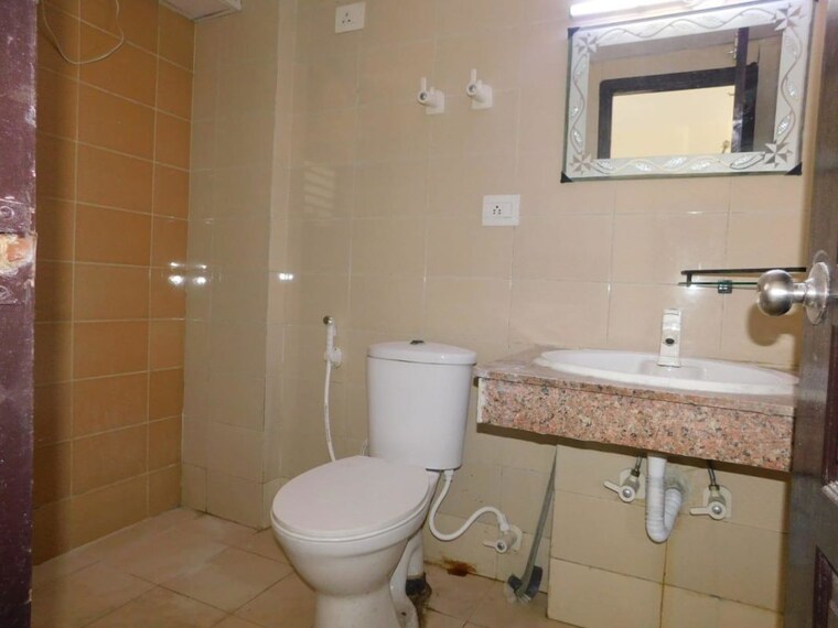Bathroom, logix-blossom-county 2.5 Bedroom 1210 Sq.Ft. Apartment In Sector 137 Noida 9533672