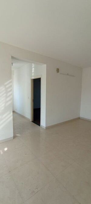 Furnished Amenities in 3 BHK Apartment at BPTP Parkland Pride, Sector 77 – for Rent