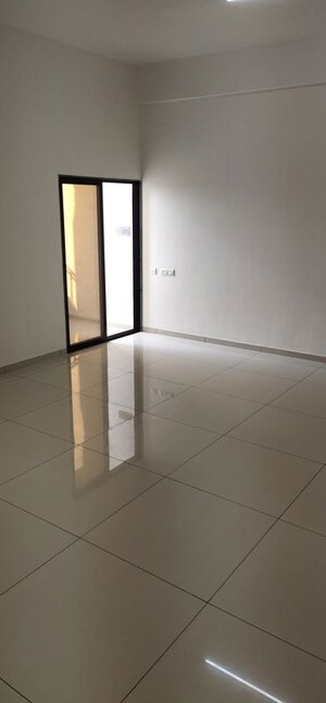Room in 3 BHK Apartment at Everest Trinity, Bhayli – for Sale