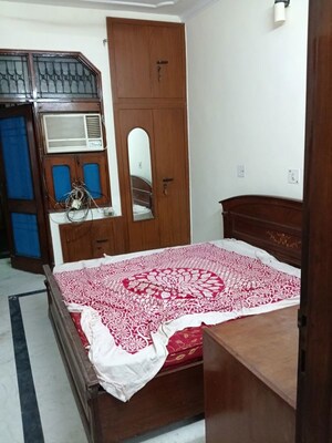 Bedroom in 2 BHK Apartment at Parsvnath Plaza 27, Sector 27 – for Rent