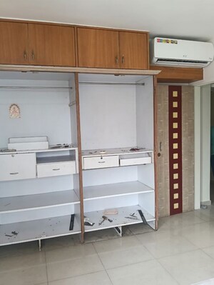 Bedroom in 3 BHK Apartment at Chembur – for Rent