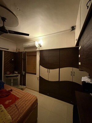 Team Area in 2 BHK Apartment at Raunak Tower, Pokhran Road No One – for Rent