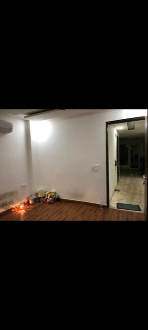 Bedroom in 3 BHK Builder Floor at South City 2 – for Sale