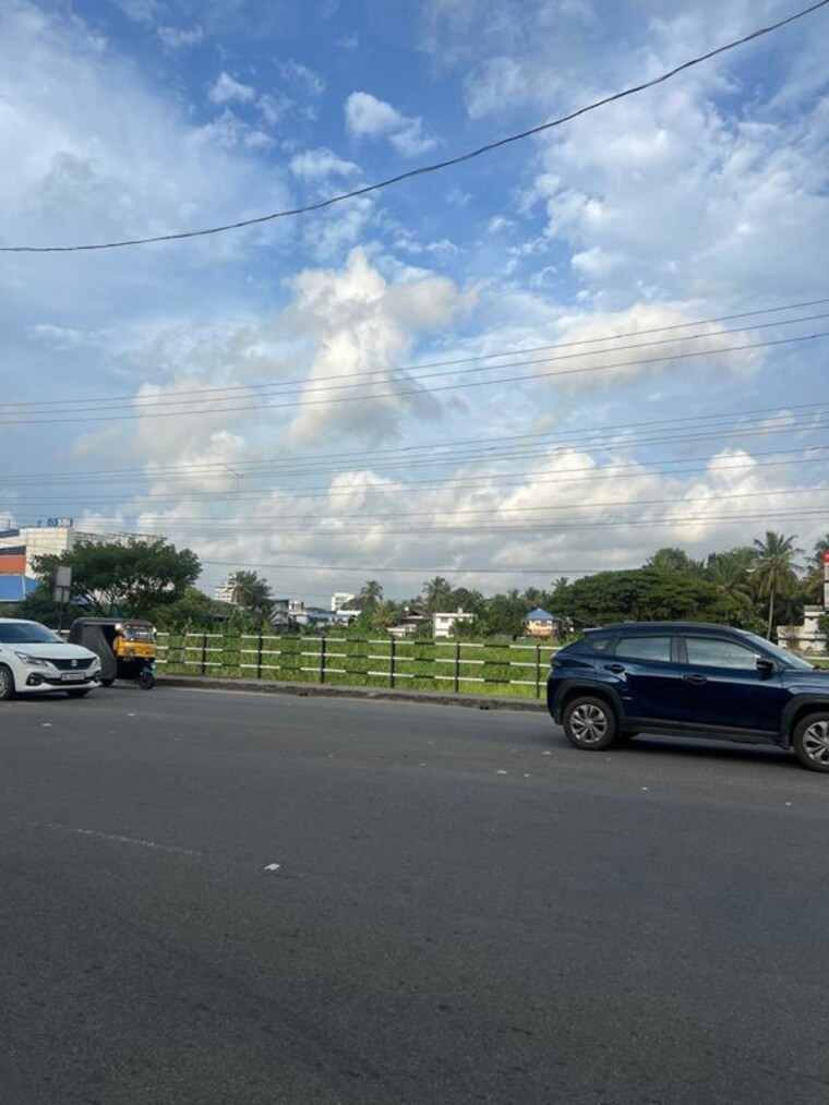  Parking, peringavu Commercial Land 239580 Sq.Ft. In Peringavu Thrissur 10688427