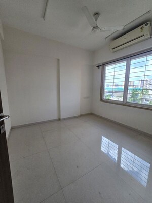 Room in 2 BHK Apartment at Diamond Garden, Chembur – for Rent