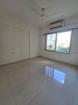 Room in 2 BHK Apartment at Diamond Garden, Chembur – for Rent