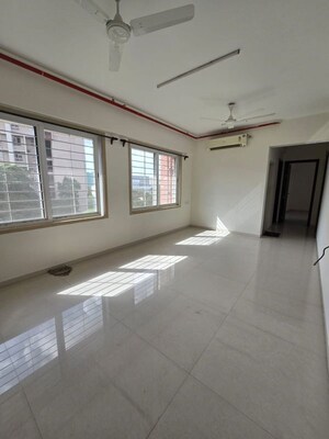 Room in 2 BHK Apartment at Diamond Garden, Chembur – for Rent