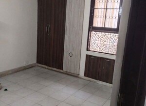 Room in 2 BHK Apartment at Varun Enclave, Sector 28 – for Rent