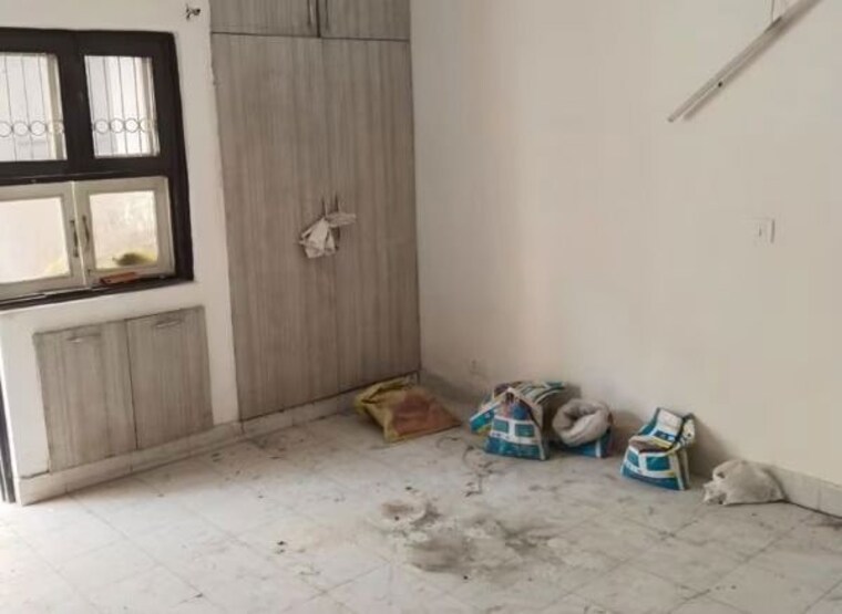 Room, varun-enclave 2 Bedroom 1250 Sq.Ft. Apartment In Sector 28 Noida 10688503