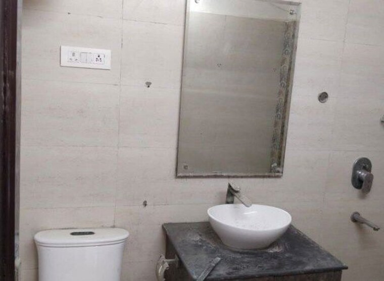 Bathroom, varun-enclave 2 Bedroom 1250 Sq.Ft. Apartment In Sector 28 Noida 10688503