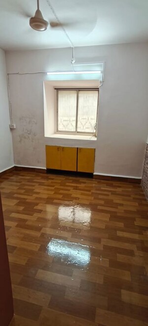 Room in 2 BHK Apartment at Swastik Park, Chembur – for Rent