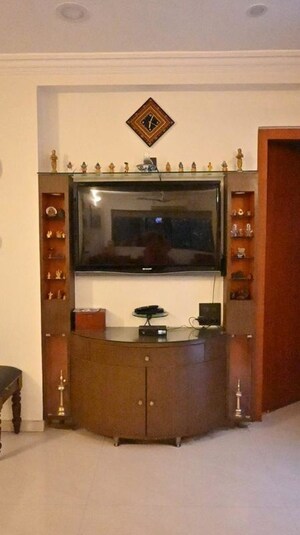 Living Room in 3 BHK Apartment at Chembur – for Rent
