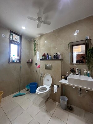 Team Area in 3 BHK Builder Floor at Freedom Fighters Vihar – for Rent