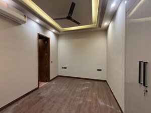 Room in 3 BHK Builder Floor at East Of Kailash – for Sale