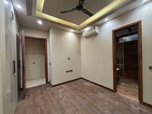 Room in 3 BHK Builder Floor at East Of Kailash – for Sale