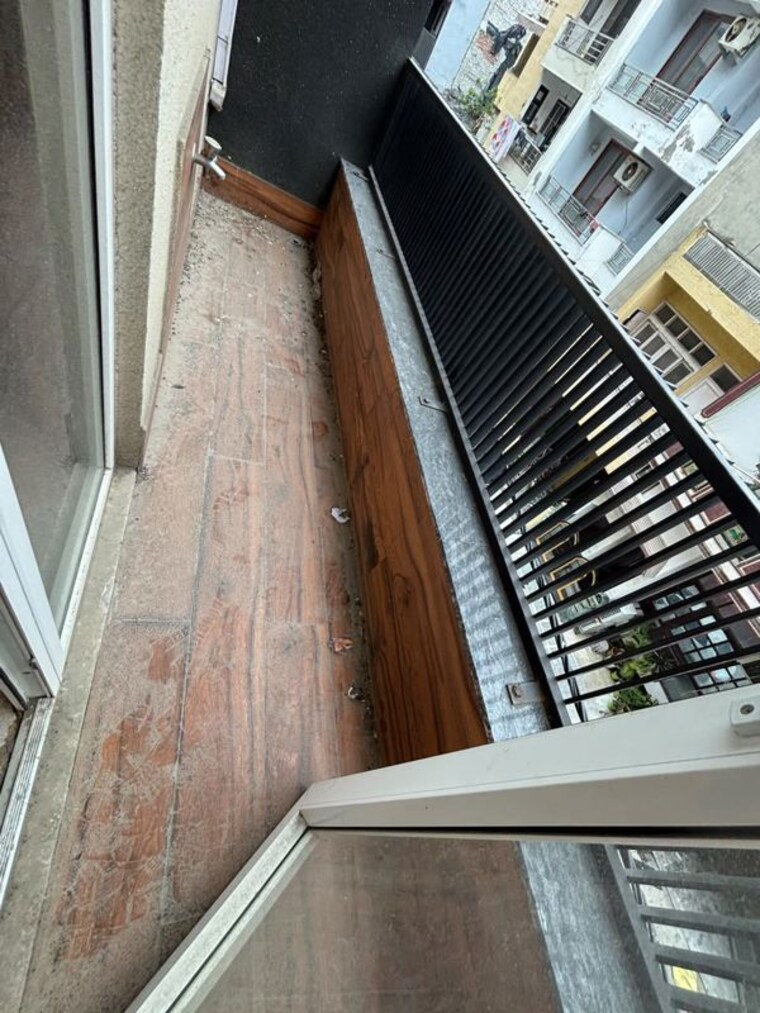 Balcony, east of kailash 3 Bedroom 125 Sq.Ft. Builder Floor In East Of Kailash Delhi 10688081