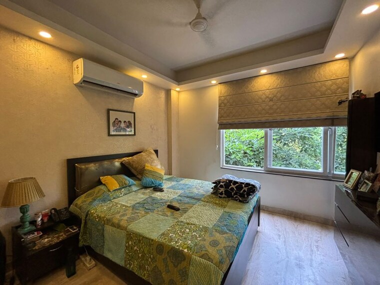 Bedroom, kailash colony 3 Bedroom 160 Sq.Yd. Builder Floor In Kailash Colony Delhi 10688554