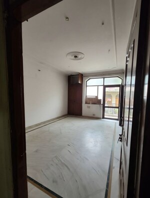 Room in 3 BHK Builder Floor at Khanpur – for Rent