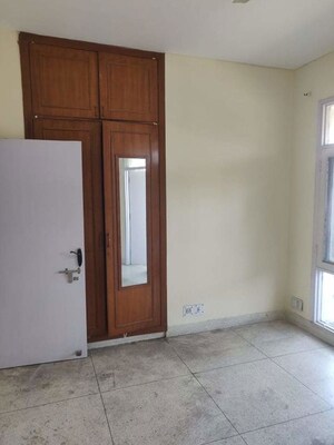 Room in 2 BHK Villa at Pyramid Fusion Homes, Sector 70a – for Rent
