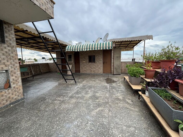 Exterior View, east of kailash 3 Bedroom 200 Sq.Ft. Builder Floor In East Of Kailash Delhi 10688580