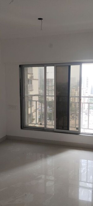 Room in 1 BHK Apartment at Bahist Pearl Icon, Dindoshi – for Sale