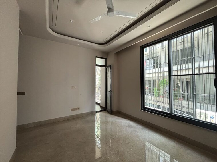Room, east of kailash 3 Bedroom 250 Sq.Ft. Builder Floor In East Of Kailash Delhi 10688601