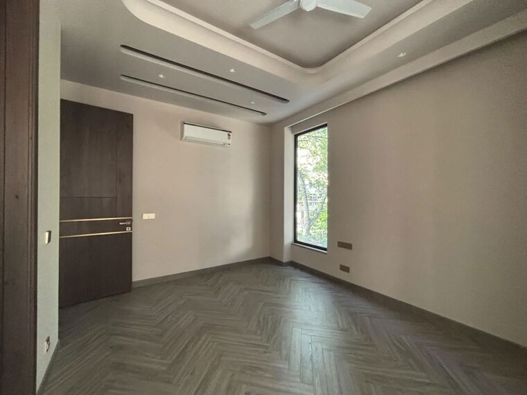 Room, east of kailash 3 Bedroom 250 Sq.Ft. Builder Floor In East Of Kailash Delhi 10688601